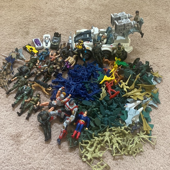 TOY LOT!!! - Picture 9 of 12